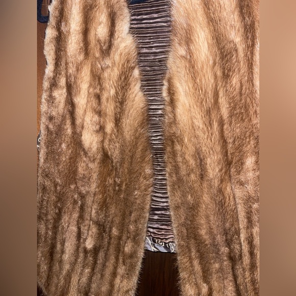 Real Mink Fur Vest Custom Made (MOB WIFE VIBES) - Picture 3 of 5